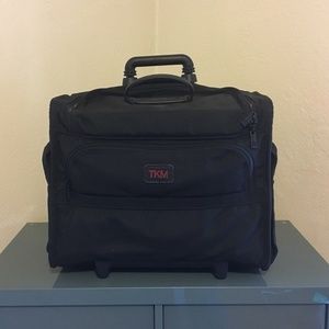 tumi pilot flight bag